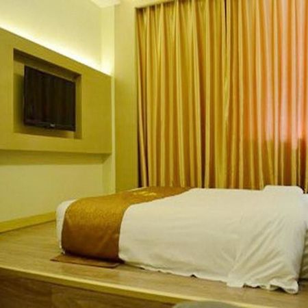 Bella Ingenious Hotel Дунъин Экстерьер фото