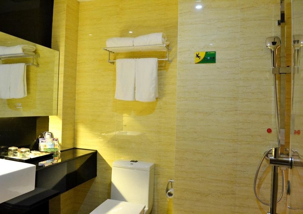Bella Ingenious Hotel Дунъин Экстерьер фото