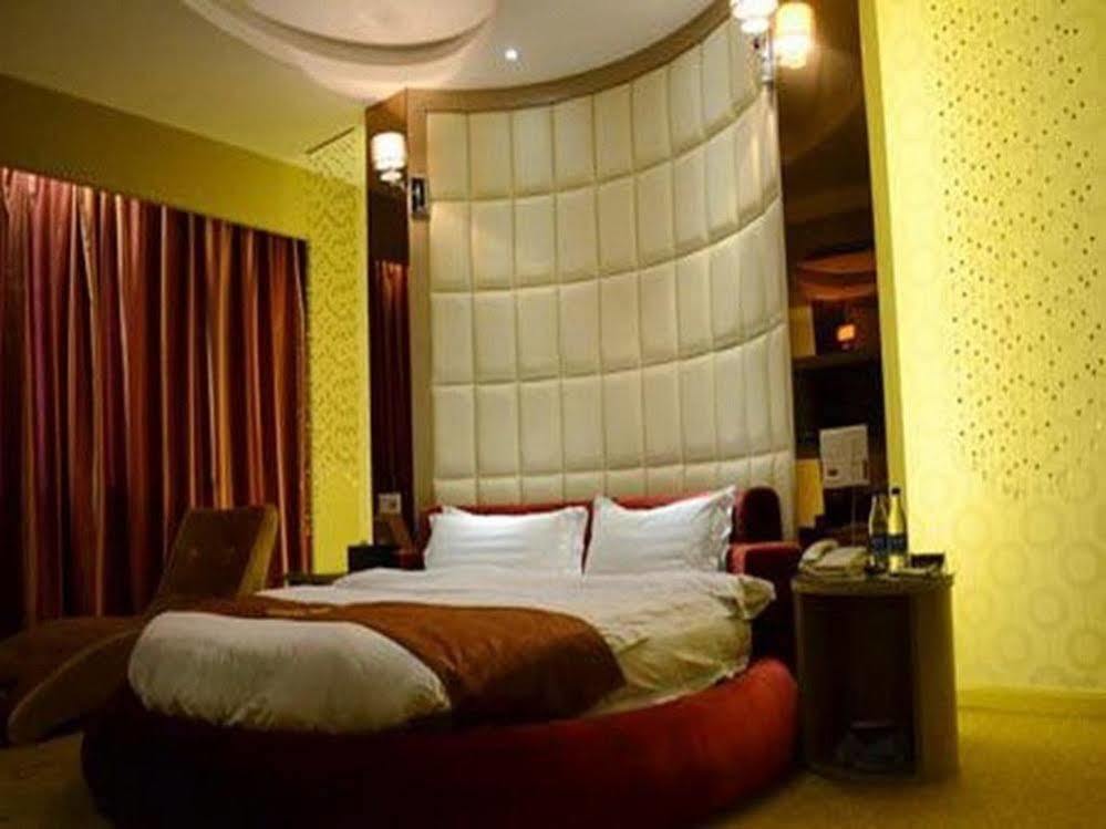 Bella Ingenious Hotel Дунъин Экстерьер фото