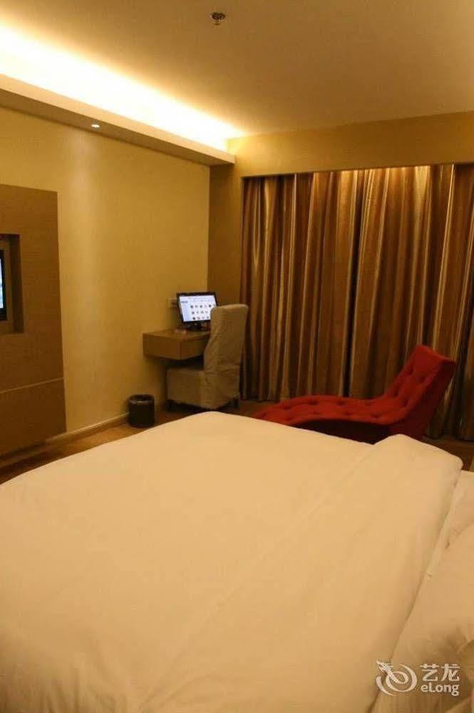 Bella Ingenious Hotel Дунъин Экстерьер фото