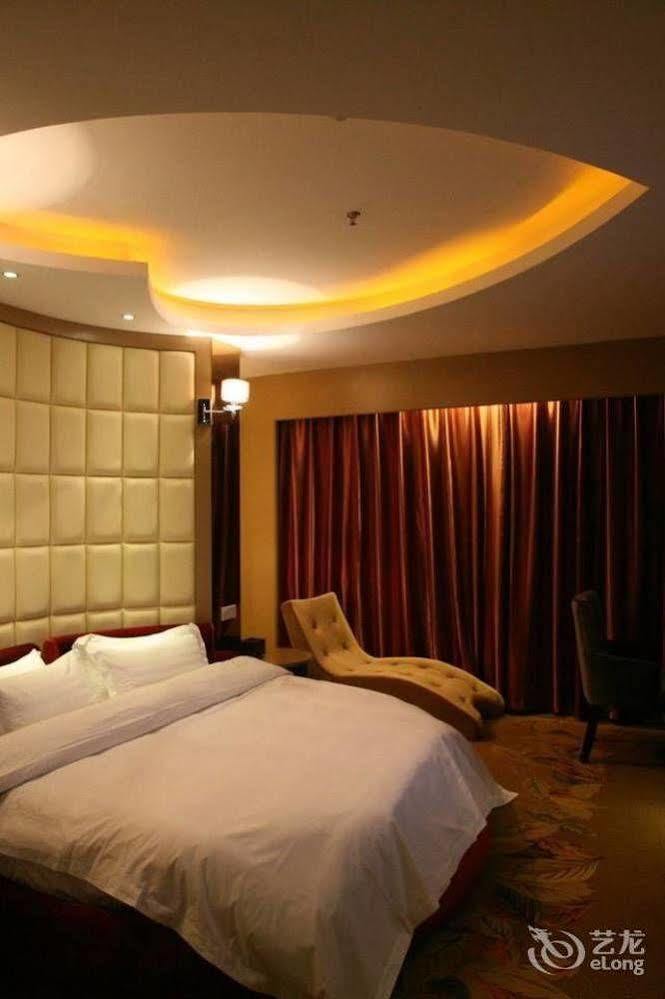 Bella Ingenious Hotel Дунъин Экстерьер фото