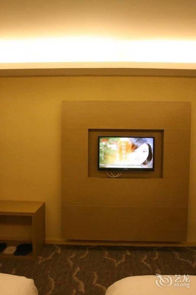 Bella Ingenious Hotel Дунъин Экстерьер фото
