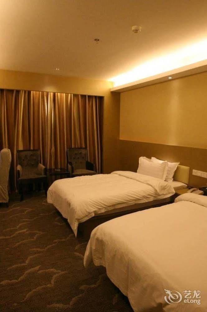 Bella Ingenious Hotel Дунъин Экстерьер фото